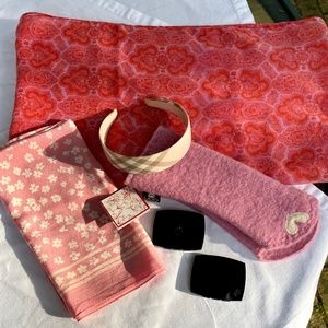 Lovely pink surprise- Burberry headband, scarves, fingerless gloves from Norway
